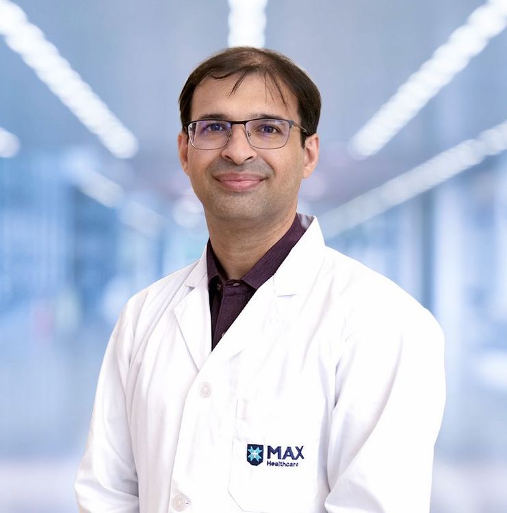 Dr Nishank Mehta - Orthopaedics & Joint Replacement, Spine Surgery