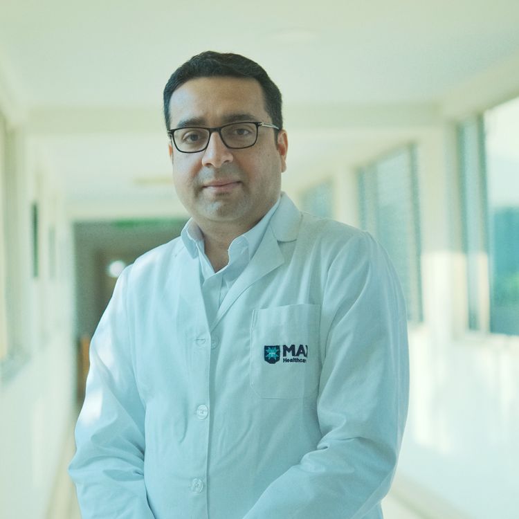 Dr. Tushar Aditya Narain - Surgical Oncology, Urology, Cancer Care / Oncology, Uro-Oncology, Robotic Surgery